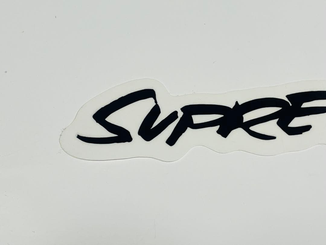 2024SS supreme ステッカー ″フューチュラ″ブラック - メルカリ