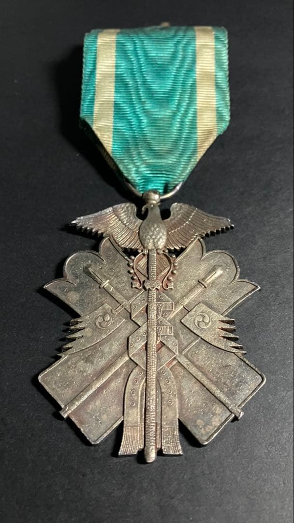 【旧日本軍実物】功七級金鵄勲章／当時物・帯付き・美品・希少品