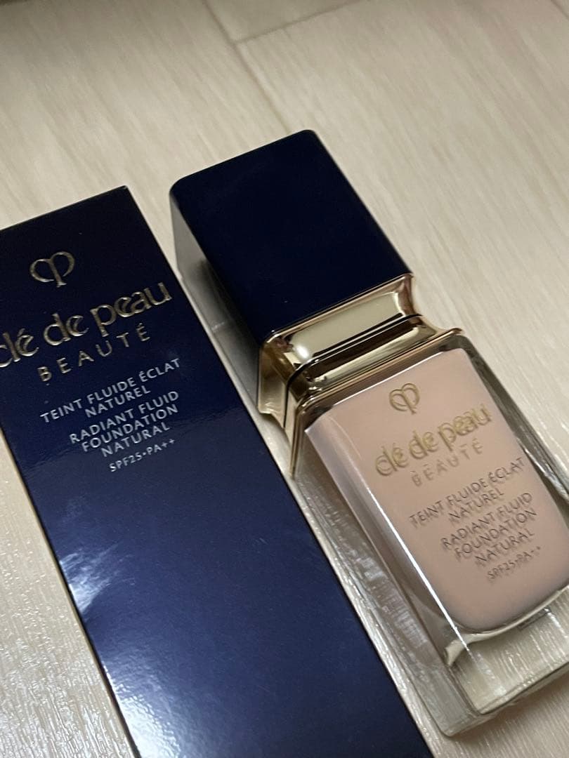 クレ・ド・ポー ボーテ テイントフルイドエクラナチュレル 35ml