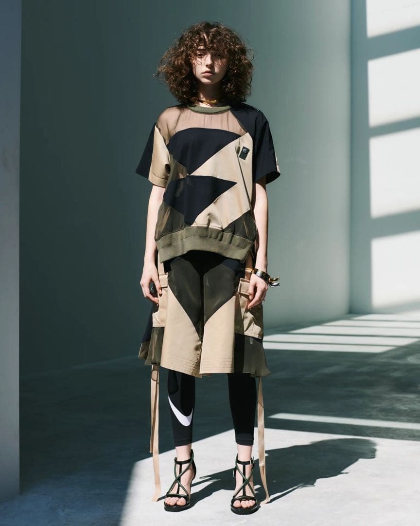 トップス sacai 2021ss hank Willis thomas