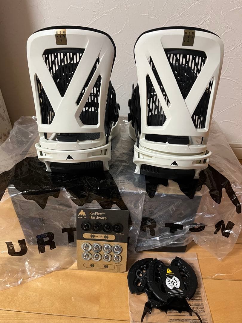 2/24まで出品　新品　バートン　ジェネシス　サイズM ホワイト×ゴールド