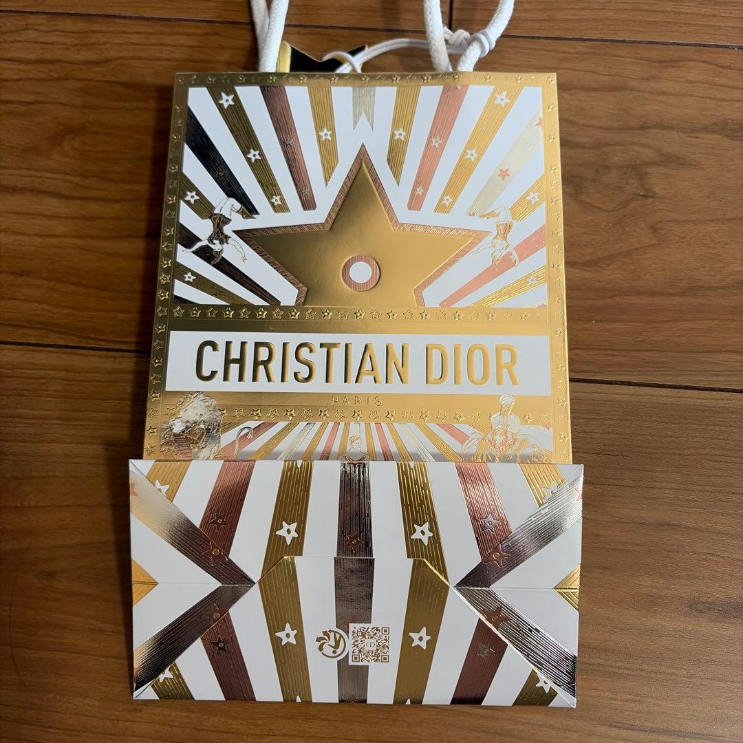 Dior ディオール2025 クリスマスホリデー限定 ショッパーチャーム付き