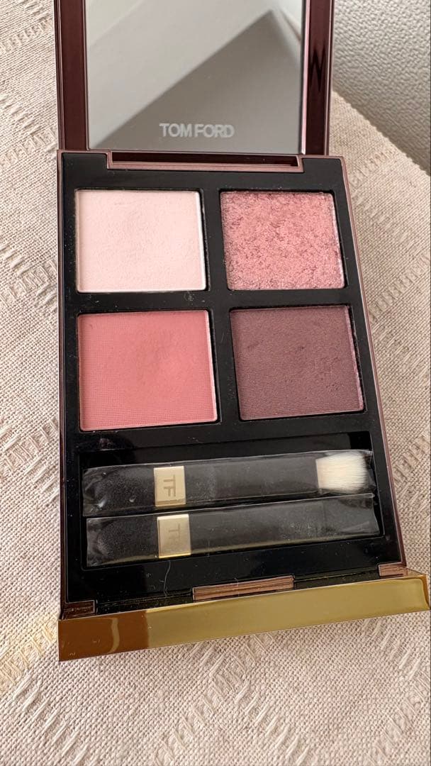 TOM FORD アイカラーパレット 030 インソレント　ローズ