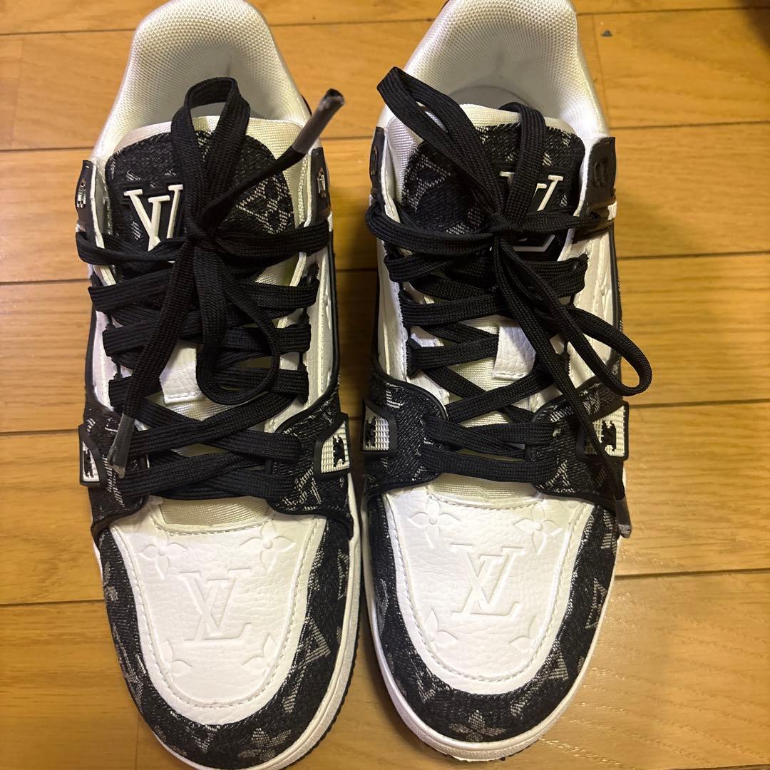 Louis Vuitton スニーカー ホワイト/ブラック