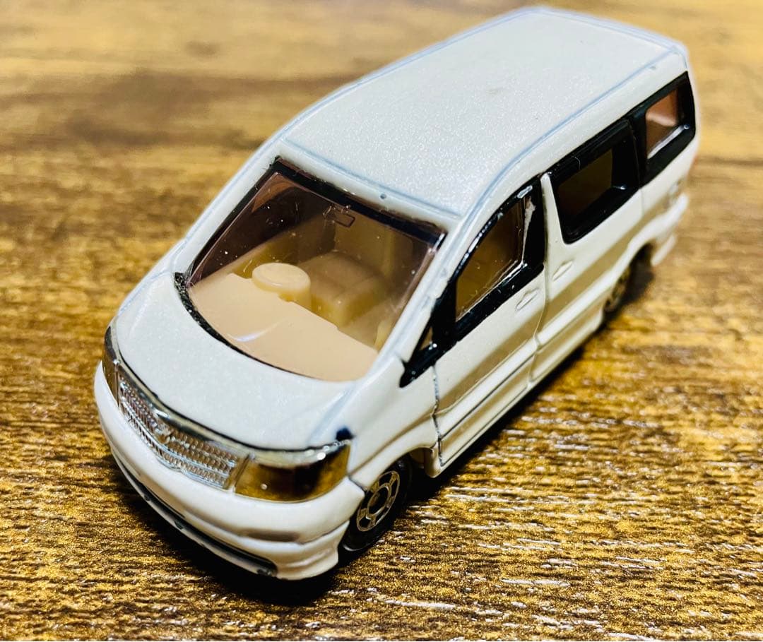 トミカ トヨタ アルファード 2002年産 - メルカリ