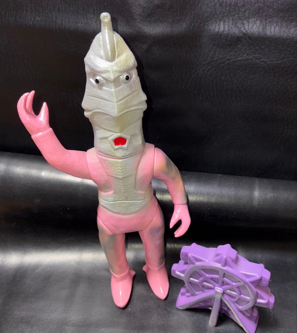最終値下げ！ベアモデル オール怪獣コレクション キュラソ星人 ピンク成型 白銀