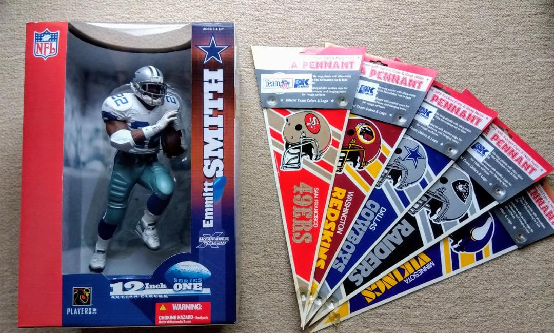 【新品未開封】希少☆NFL　エミット・スミス　フィギュア　アメフト　ペナント付