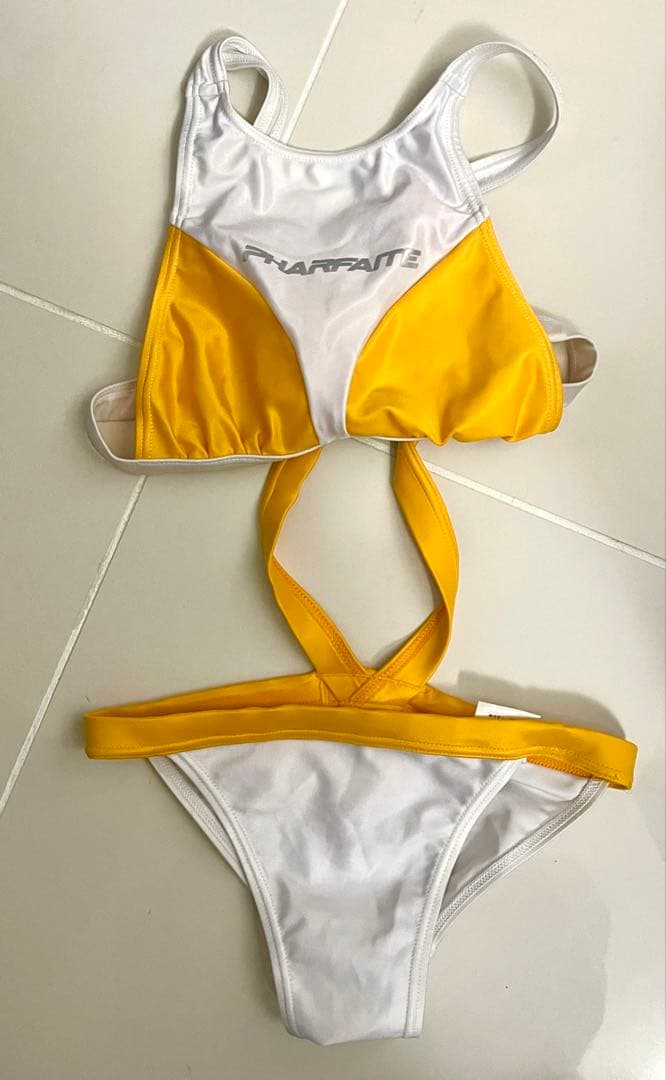 希少、廃盤品】PHARFAITE セミセパレート競泳水着イエロー、Sサイズ