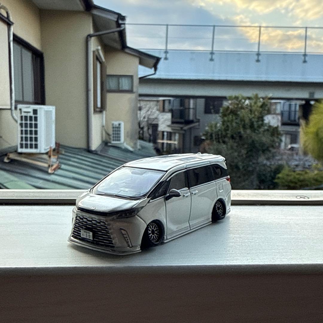 『最終価格』ホビージャパン1/64 LEXUS LM ホワイト フルエアロ