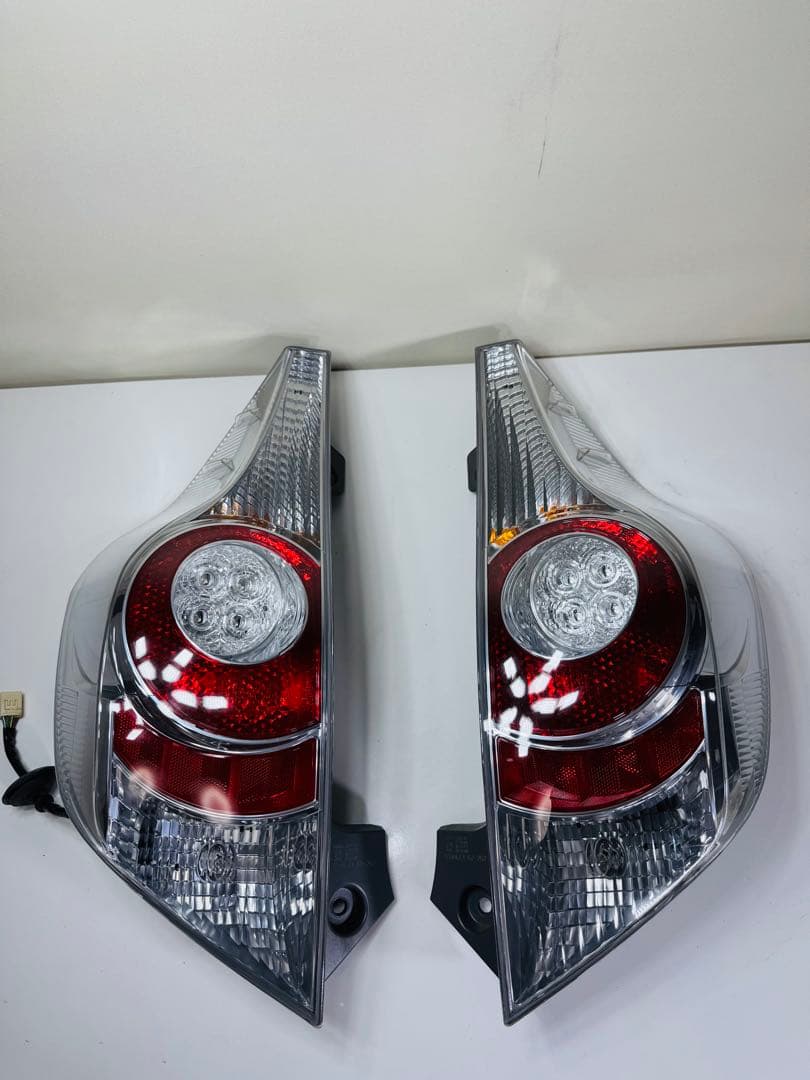 アクア NHP10 前期 純正 テールレンズ テールライト テールランプ LED