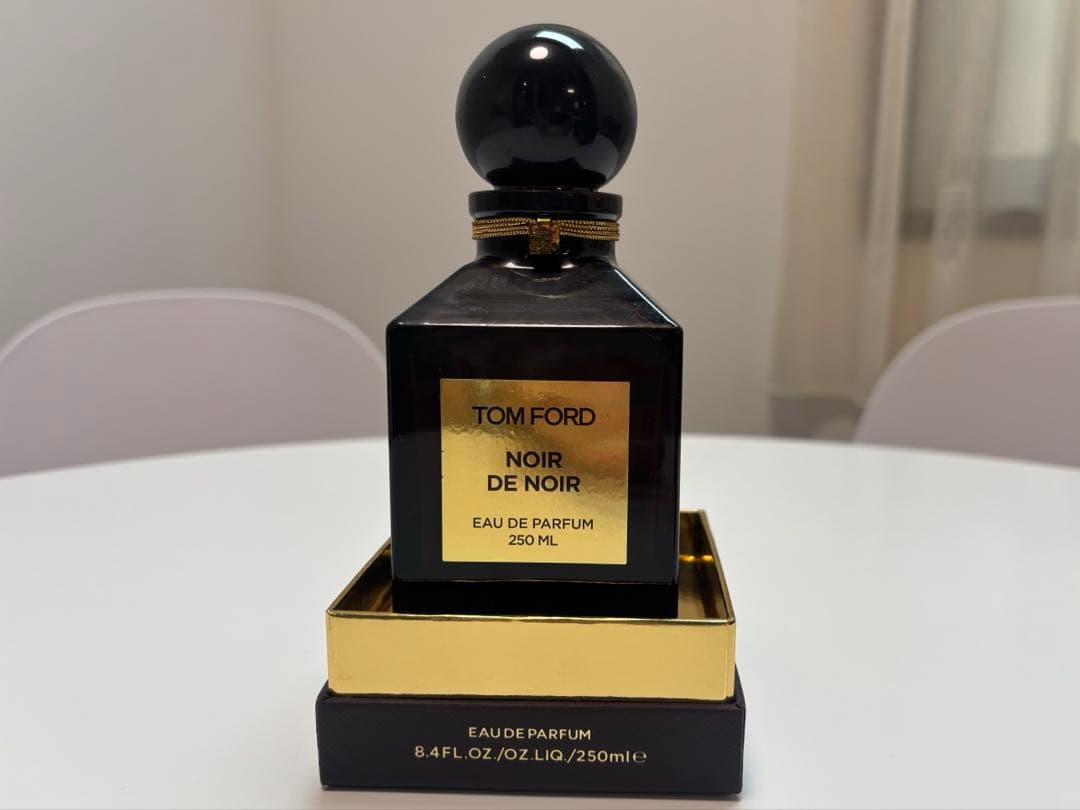 *手入困難* TOM FORD NOIR DE NOIR 250ml 香水