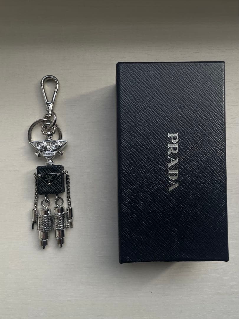 PRADA キーリング シルバー　ロボット　キーチャーム