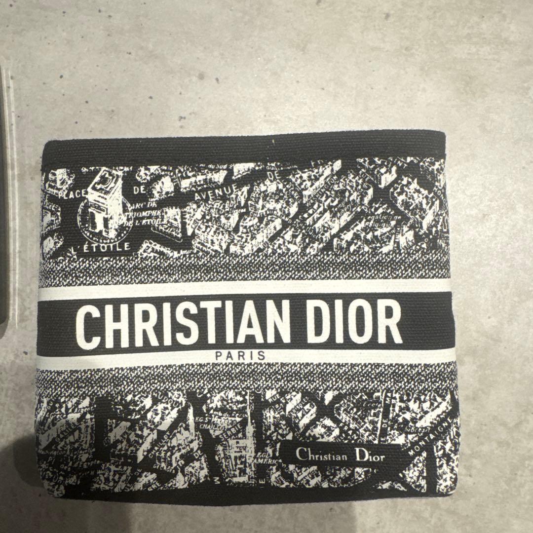 2024年秋限定色】Diorアイシャドウ083 - メルカリ