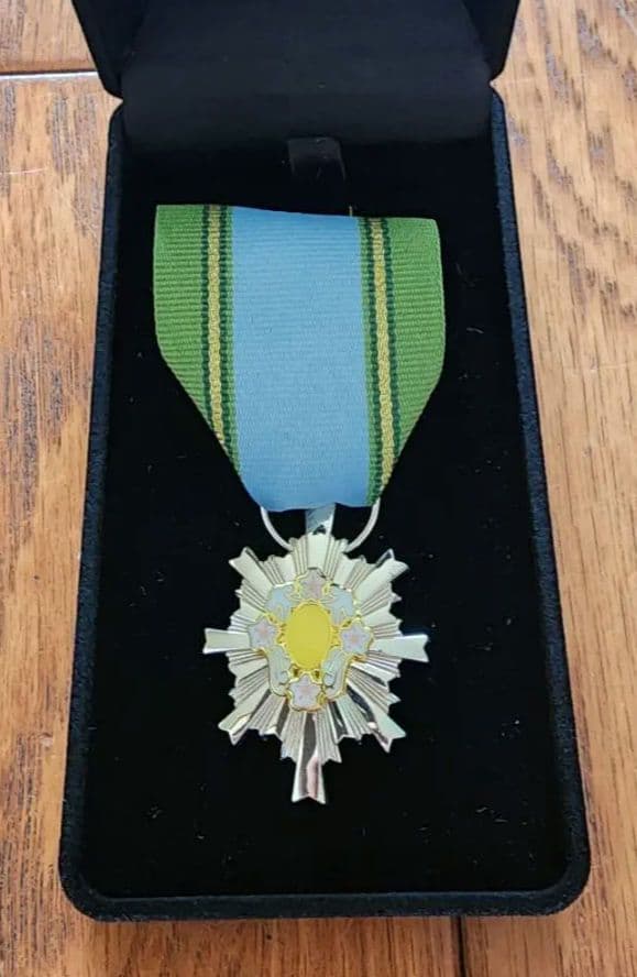 第4級防衛功労章業務改善発明考案等、箱は画像のベルベット物