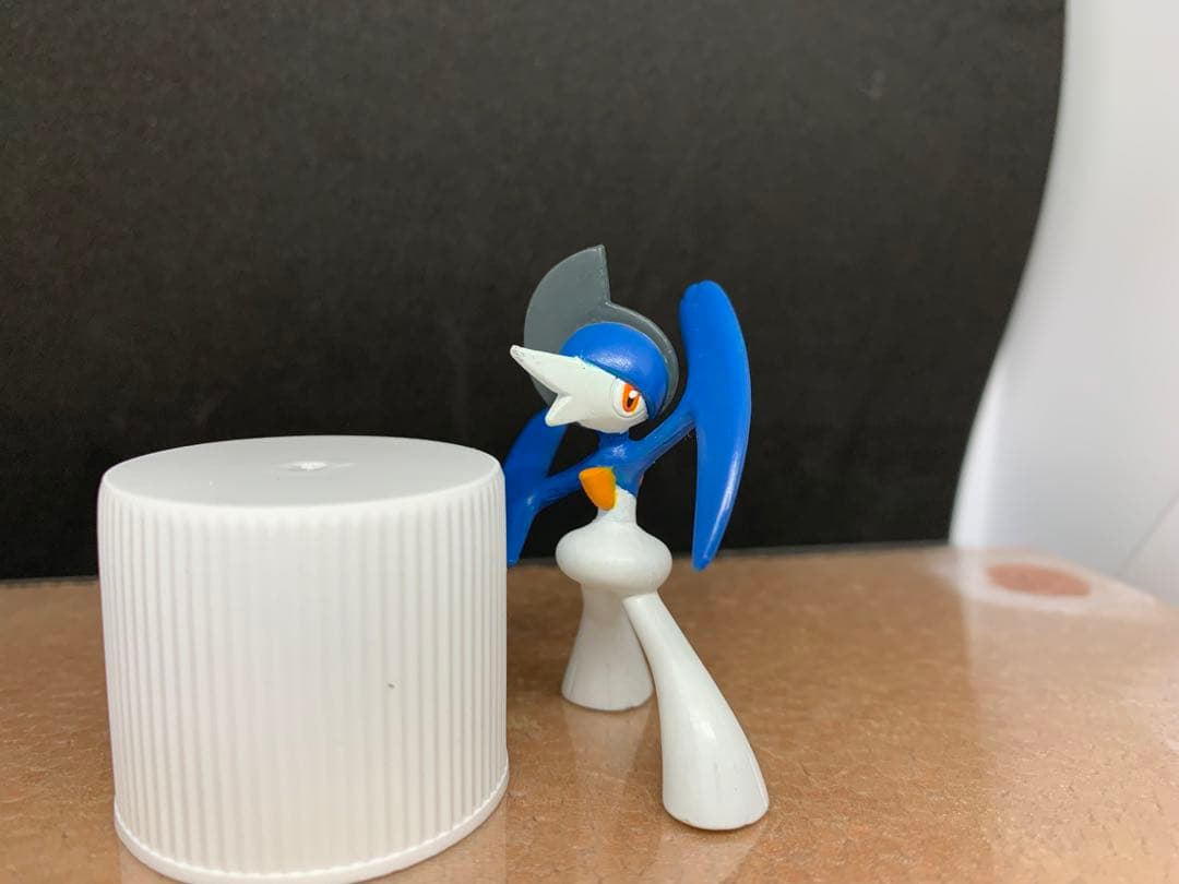 ポケモン モンコレ エルレイド 色違い リペイント - メルカリ