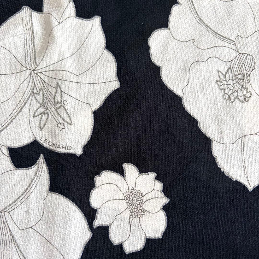 大きいサイズLL✨レオナール カンカン トリム 花柄上品トップス 紺 銀