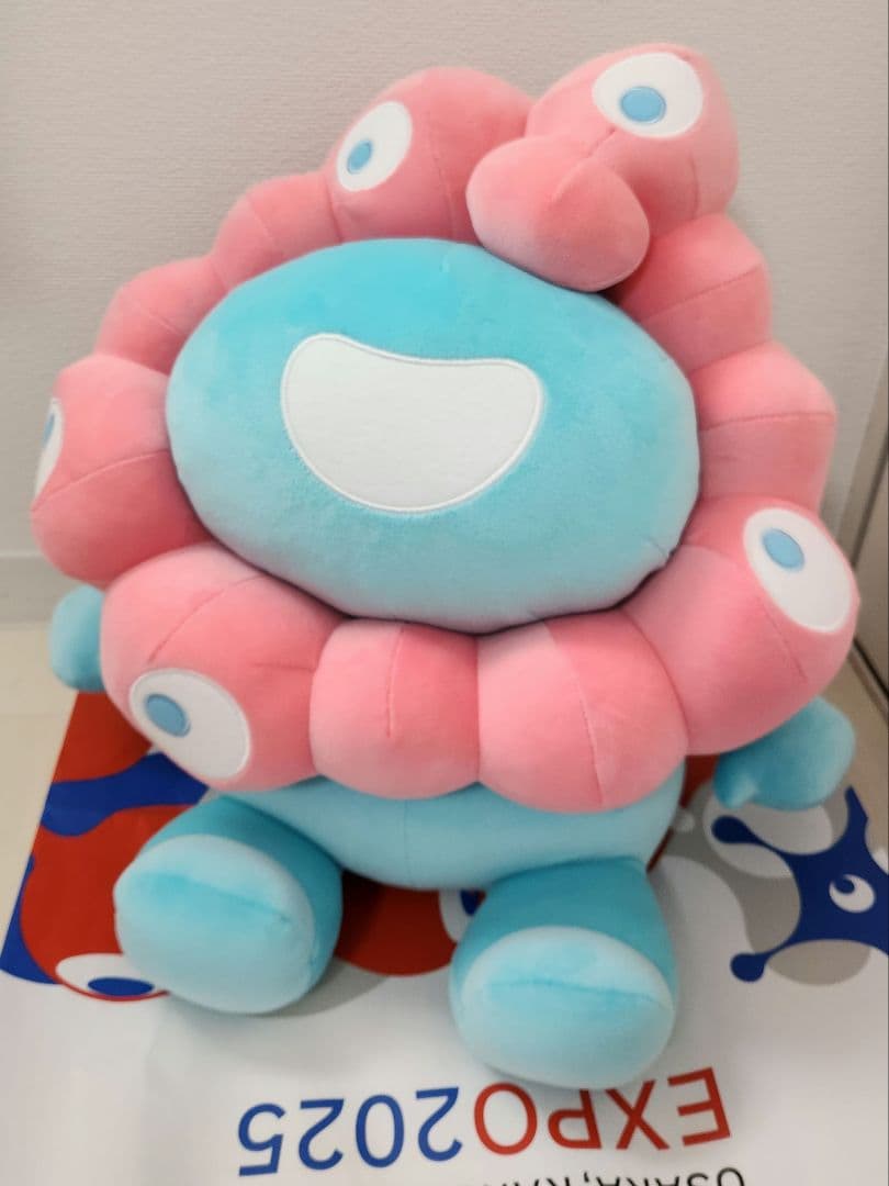 約46cm ミャクミャク パステルカラー ビッグサイズぬいぐるみ - メルカリ