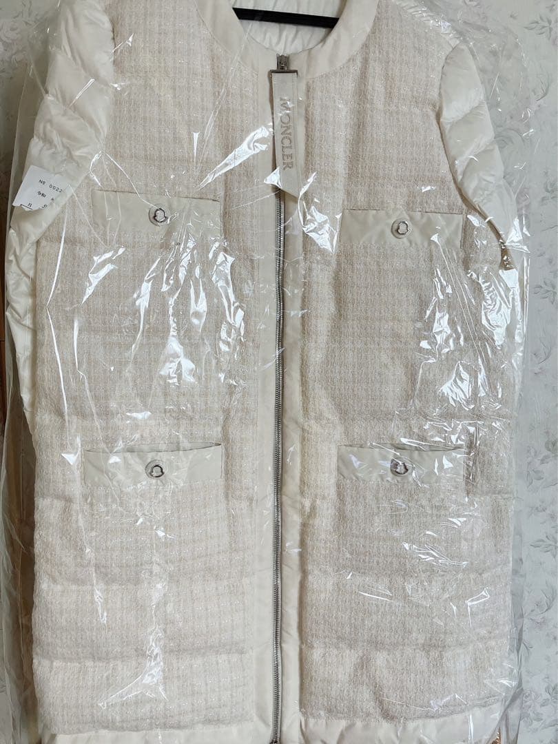 いちご様専用ページ モンクレール22SS⭐︎ツイードダウン - メルカリ