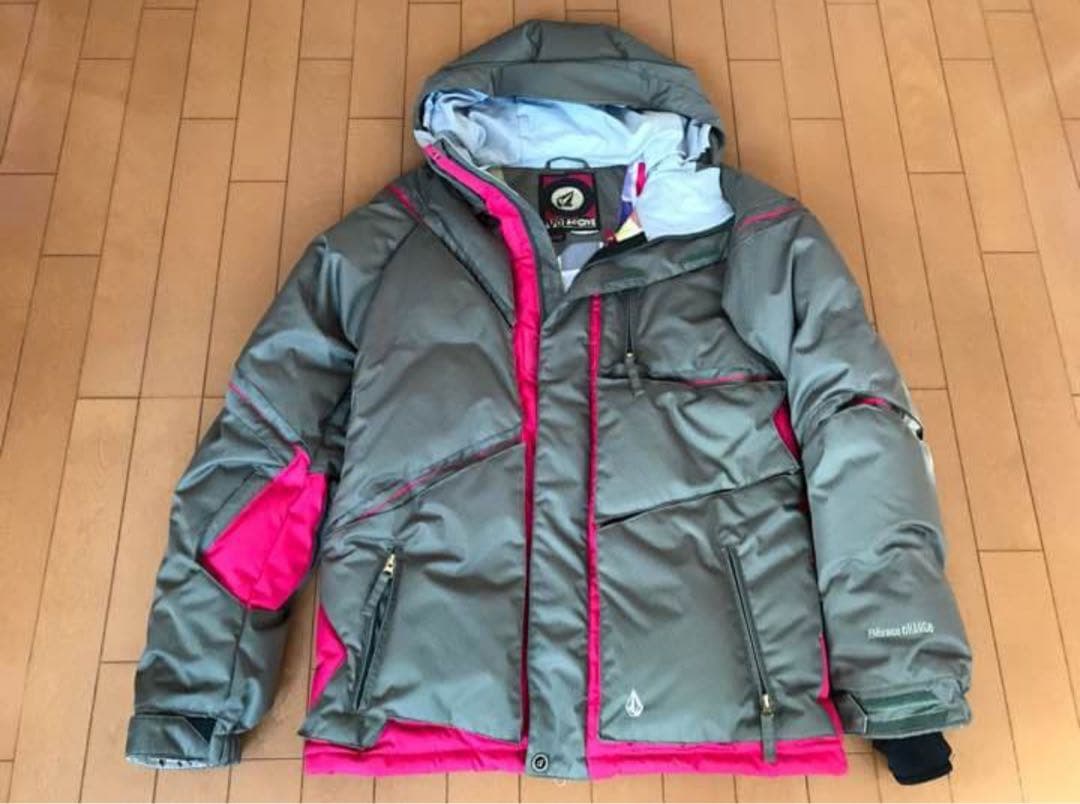 美品・ボルコム・スノーウェア・メンズ　ダウン　サイズM相当