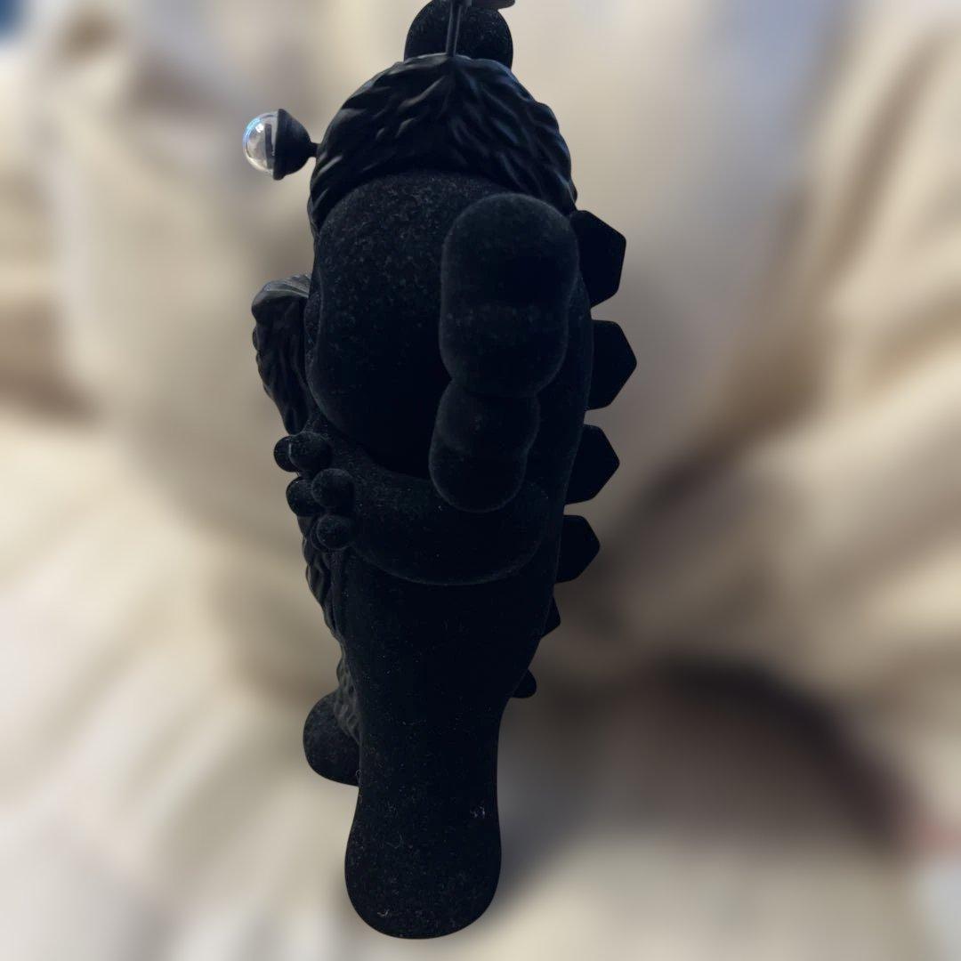 メディコムトイ KAWS カウズ KACHAMUKKU ブラック ガチャピン - メルカリ