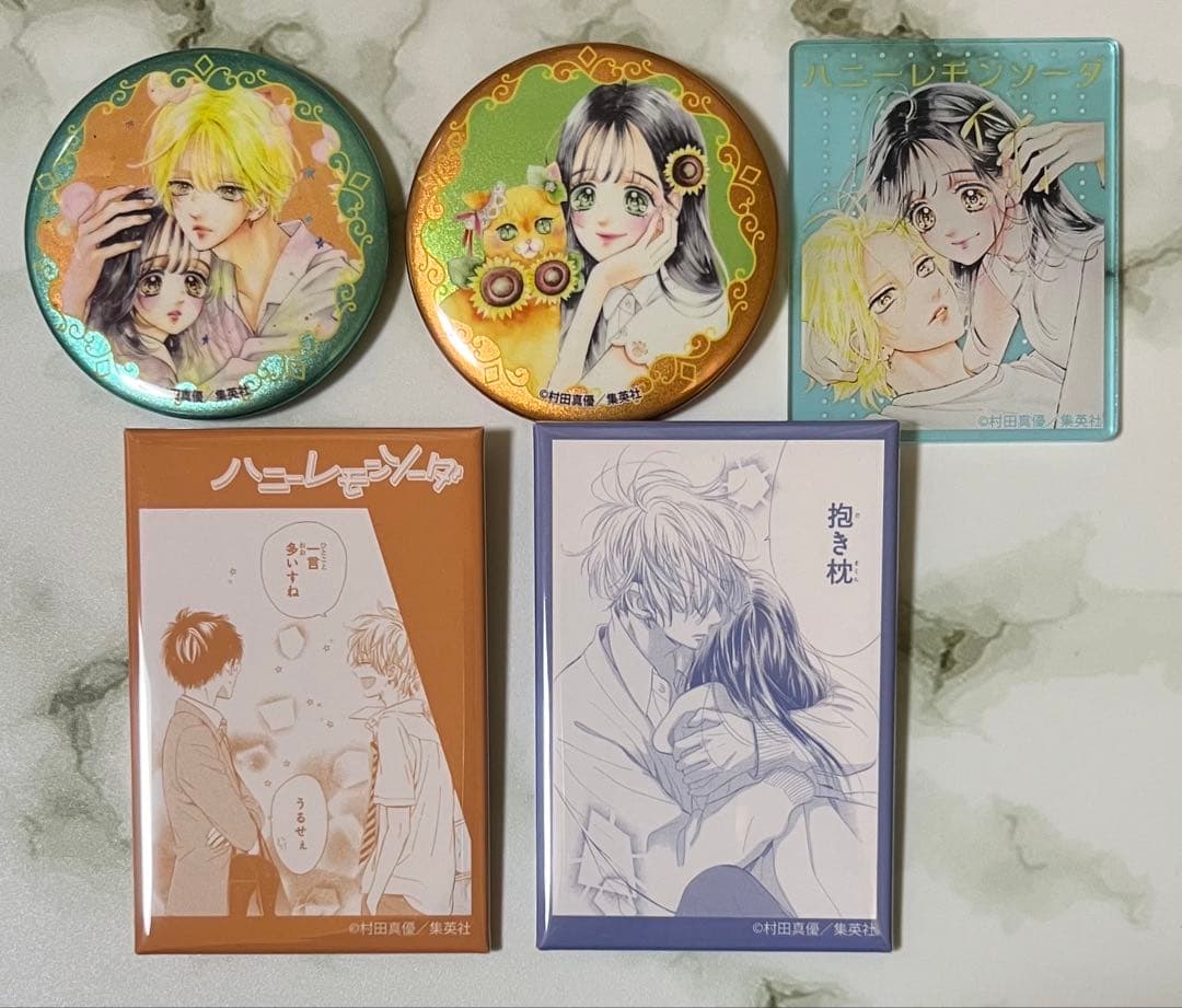 りぼんカフェ ハニーレモンソーダ キラキラカンバッジ アクリルステッカー