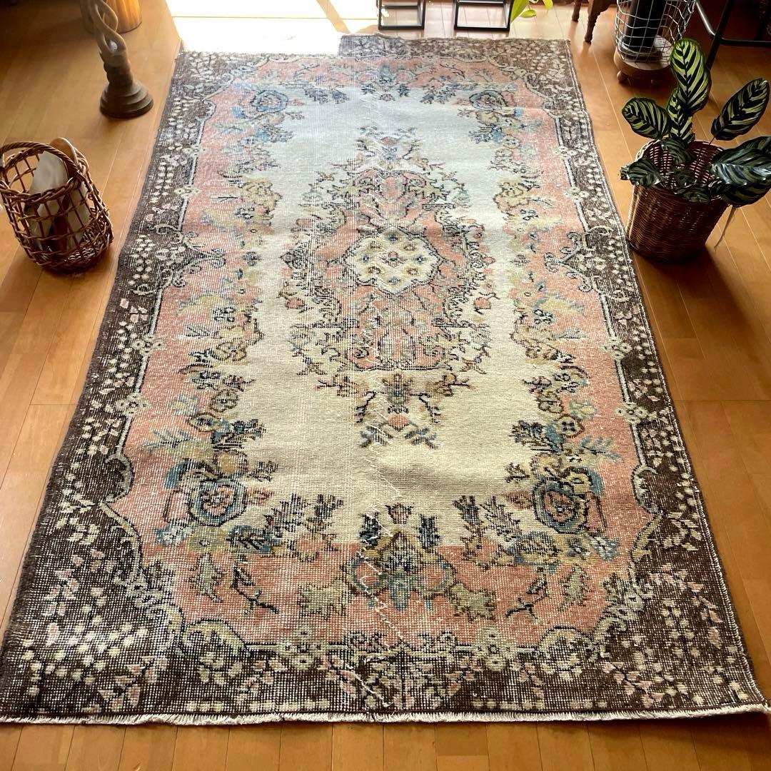 118×207 フローラルメダリオン　スモーキーピンク　トルコヴィンテージラグ 118×207 フローラルメダリオン スモーキーピンク トルコヴィンテージ