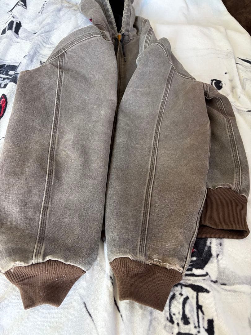 Carhartt アクティブジャケット 岸優太着用モデルと同配色 ブラウン