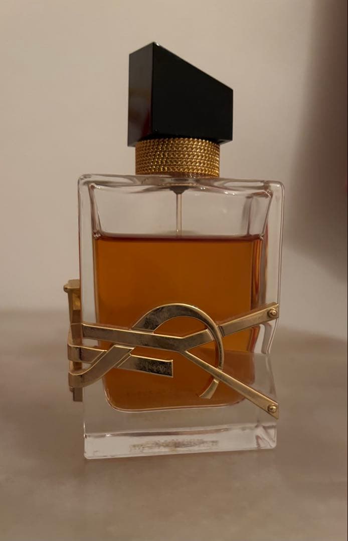 Yves Saint Laurent 香水