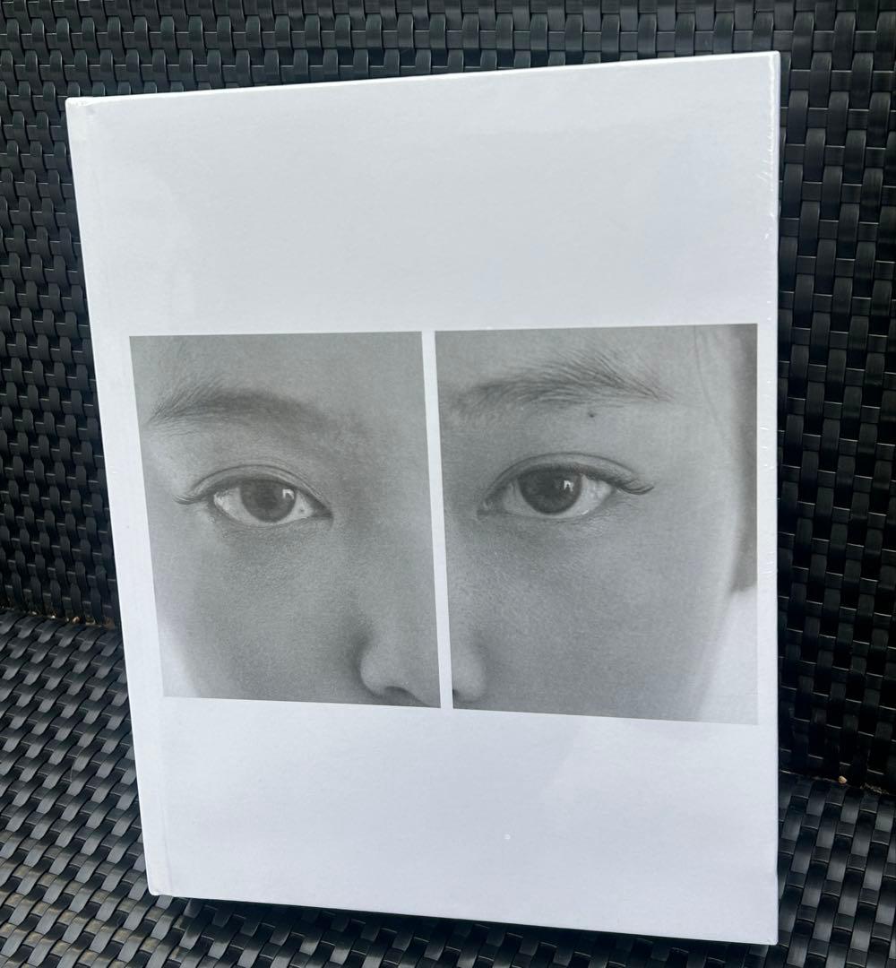 JENNIE J2NNI5 POP UP ジェニ Photobook 特典付 JENNIE J2NNI5 POP UP ジェニ 特典付 写真集 - メルカリ