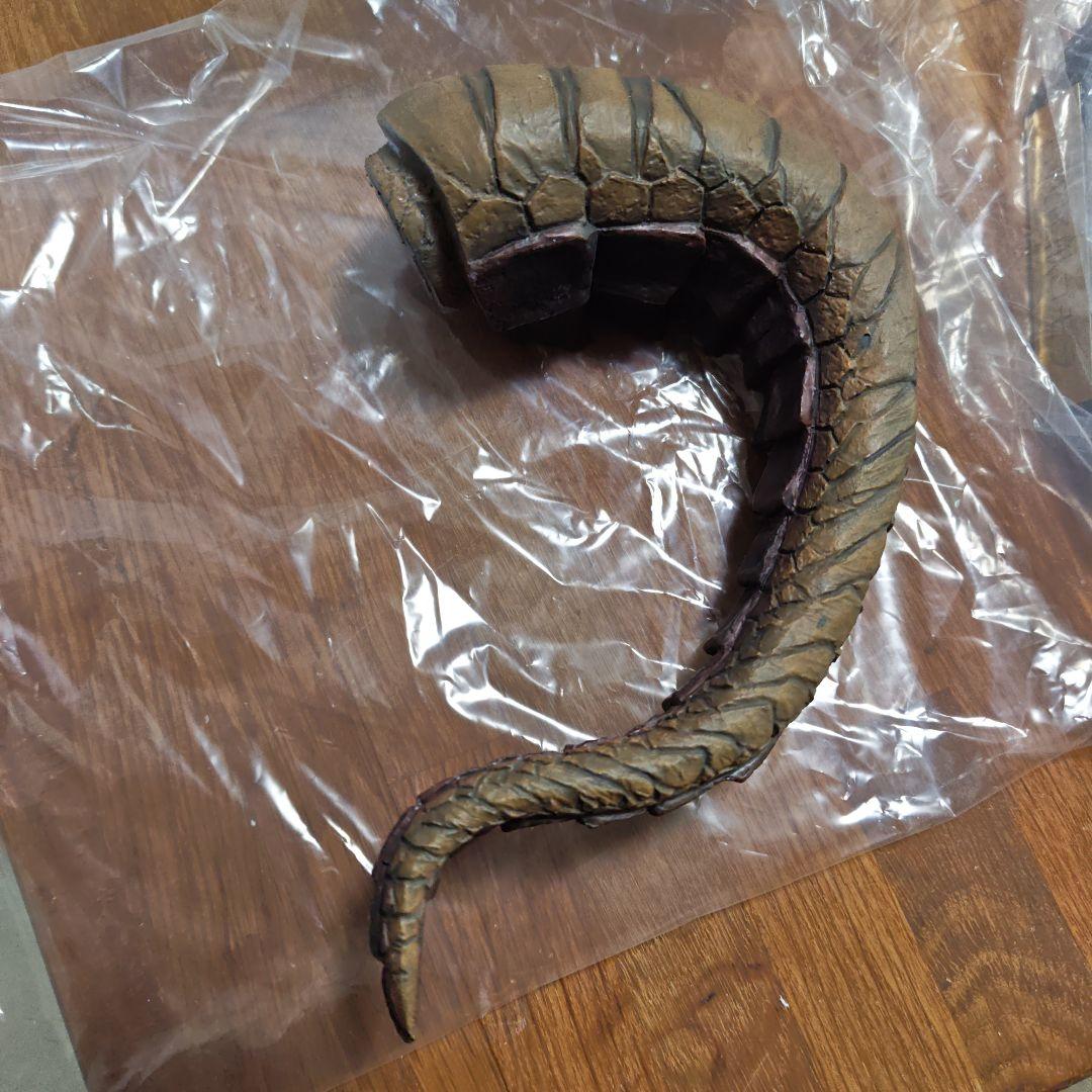 特撮スーパーコロシアムシリーズ 劇場限定EXゴモラ 値下げできません