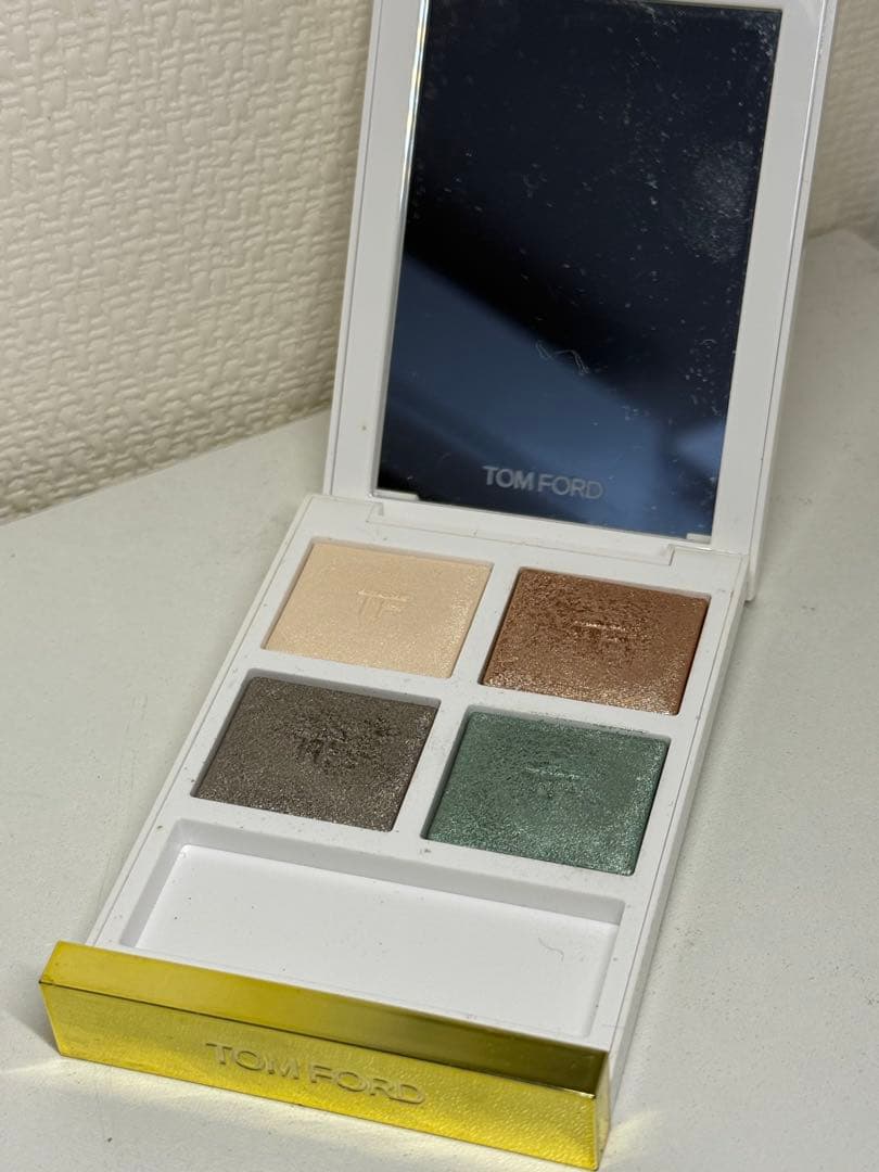 TOM FORD アイシャドウパレット 02 ソレイユ　エ　リユンヌ