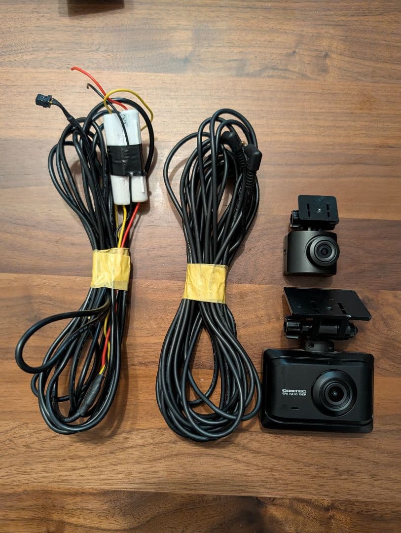 COMTEC ZDR-016ドライブレコーダー 前後2カメラ　SDカード付き