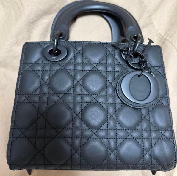 ブラック マットキルティング ショルダーバッグ