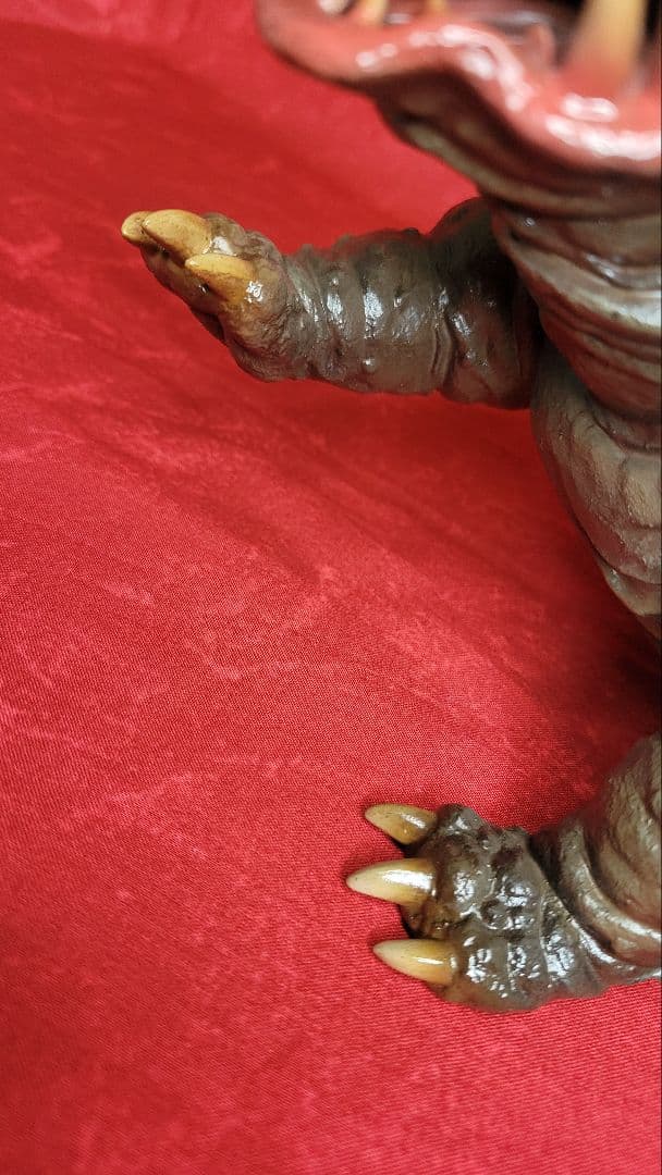 エ*ー様 ビリケン商会ソフビキット完成品 透明怪獣ネロンガガレージ