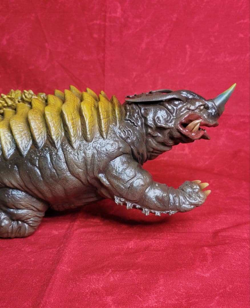 エ*ー様 ビリケン商会ソフビキット完成品 透明怪獣ネロンガガレージ