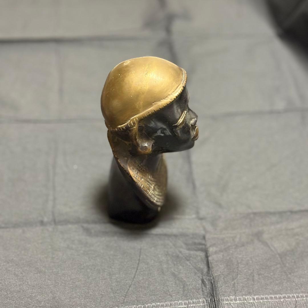 ヴィンテージのゴールデンハット、真鍮製メタルフィギュア、アフリカンアート彫刻