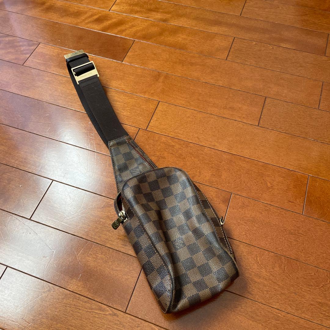 ２６Louis Vuitton ダミエ ボディバッグ