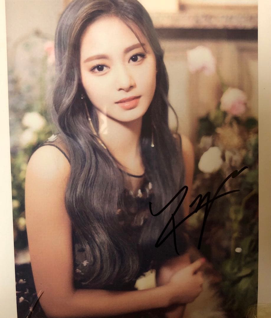✨TWICEツウィ本人直筆サイン入りL版生写真・証明書付き・現品1枚限り