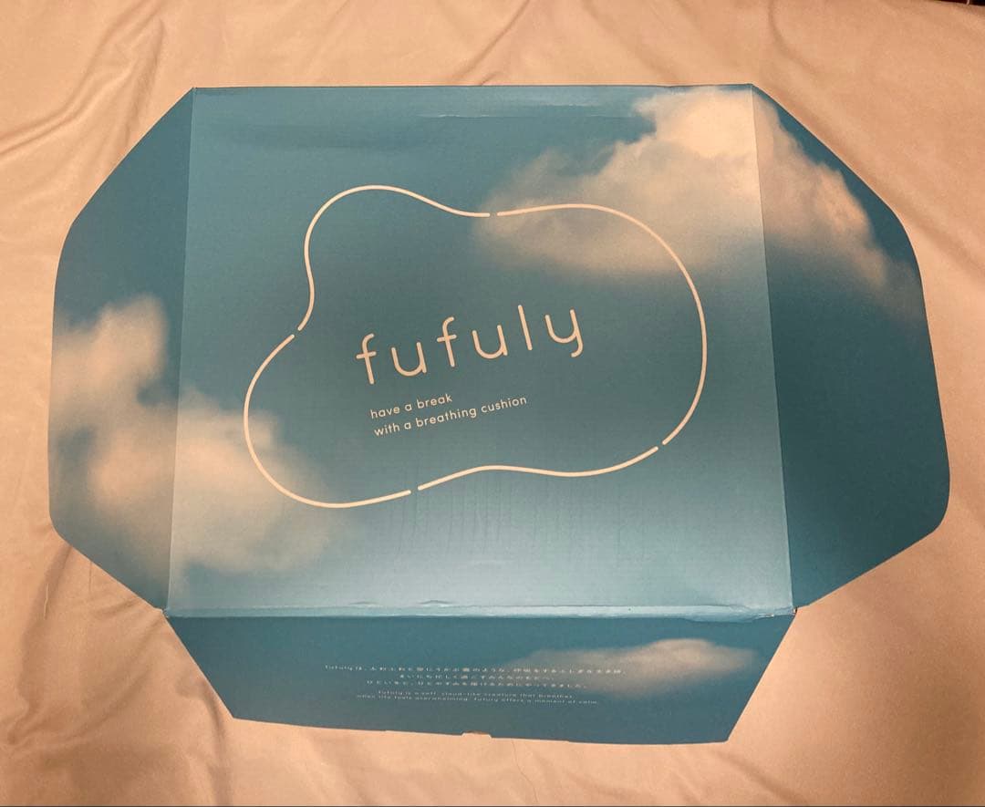 呼吸するクッション　fufulyYE-FFL001W 正規品