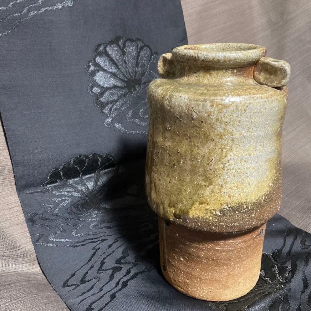 お値下げ↓古信楽 自然釉花入【茶道具】信楽焼 耳付 26㎝ 釉薬流し 花瓶 花器 楽天市場】信楽焼 穴窯 登り窯 花瓶 自然釉 緋色 スカーレット 薪 在庫