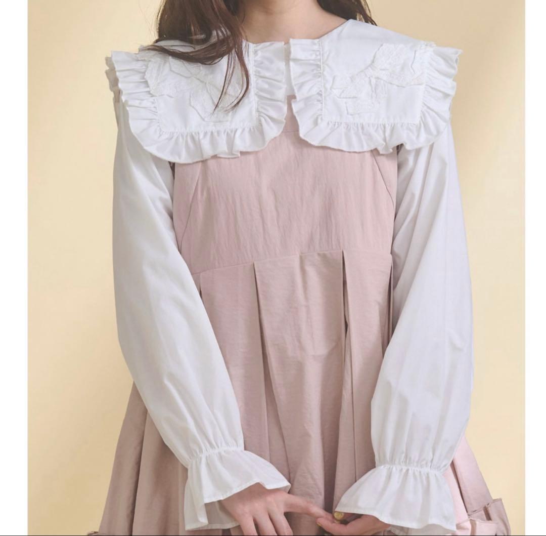 フリル襟刺繍付き長袖シャツ