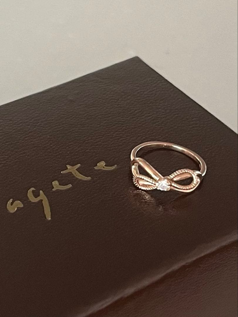 agete ピンキー リング リボン ダイヤモンド 1号 (K10PG)