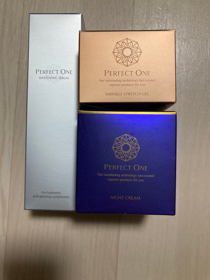パーフェクトワン　ナイトクリーム、リンクルストレッチジェル、ホワイトニングセラム