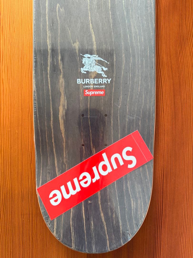シュプリーム×バーバリー Supreme チェック柄デッキ スケボー 新品未
