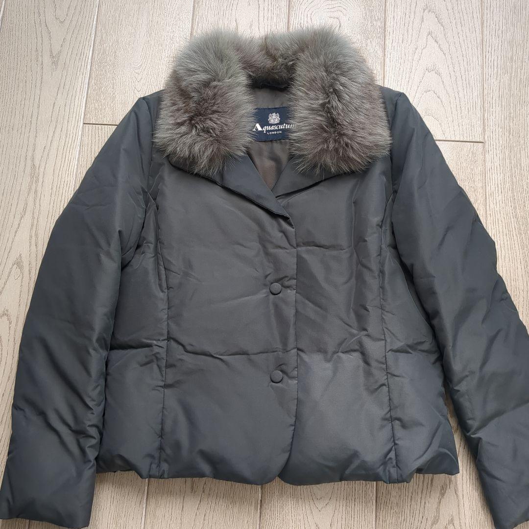 タイムセール！【美品】アクアスキュータム ダウンジャケット フォックスファー Aquascutum ブラウン ダウンジャケットフォックス ファー付き - メルカリ
