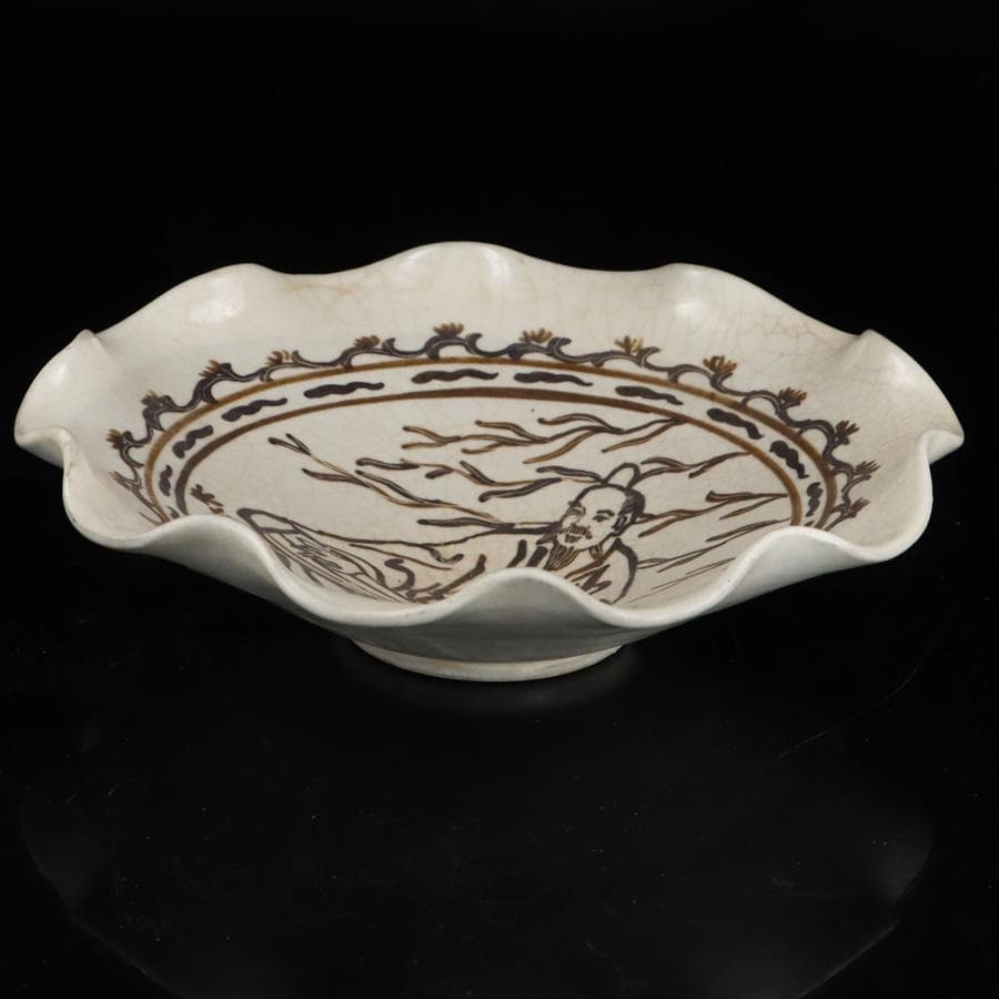 Y2396-1 中国 宋時代 人物図 波型皿 直径23㎝ 箱付き せ