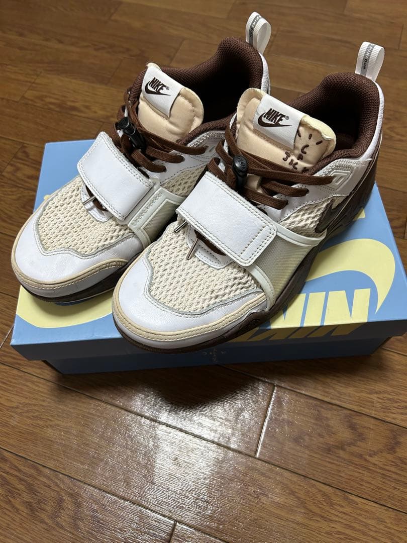 最終値下げTravis Scott × Nike Zoom Field Jaxx
