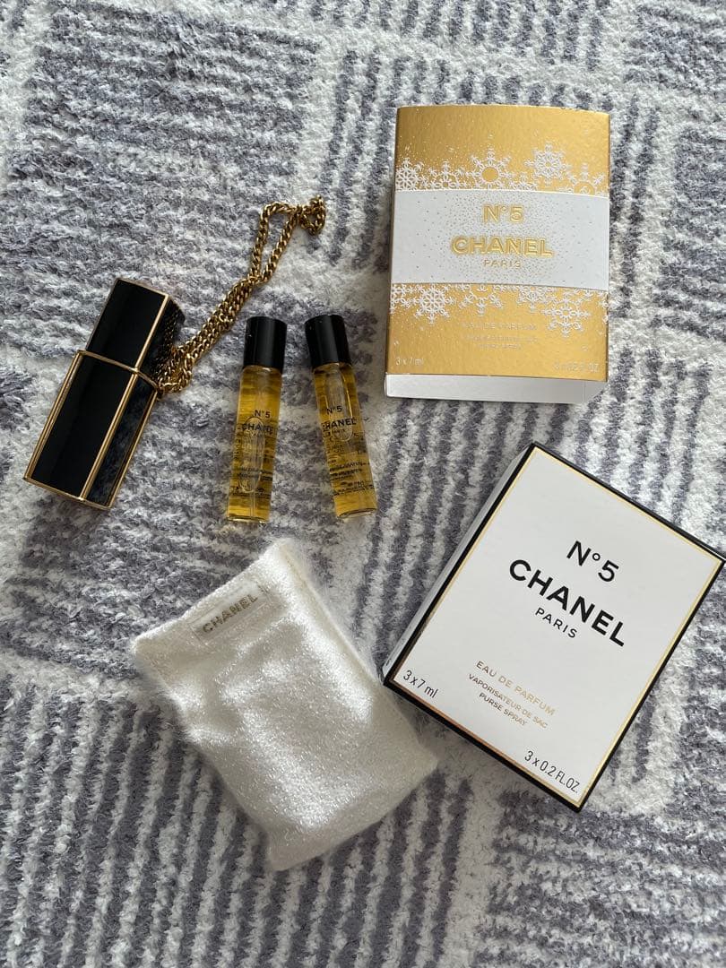 CHANEL 香水　限定no.5 パーススプレイチャームチェーン付
