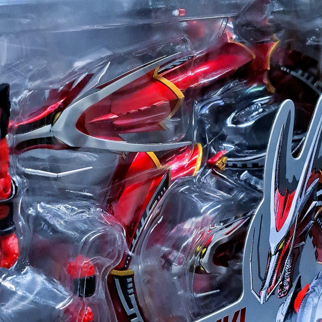 【最終価格】 S.H.Figuarts 仮面ライダー龍騎 & ドラグレッダー