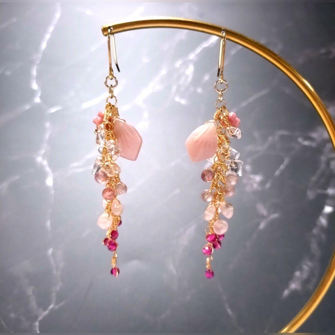 14kgf♡桜 ピンクシェル 花びらカービング×赤い実のピアス♡イヤリング